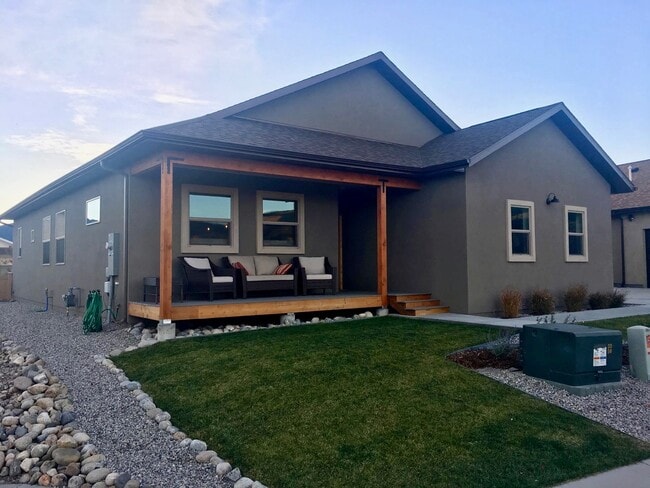 Building Photo - 151 Starbuck Cir