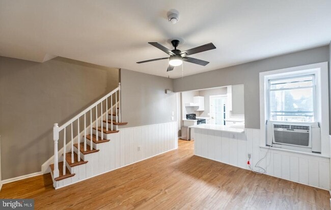 Building Photo - 220 Railroad Ave