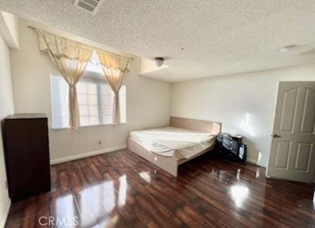 Building Photo - 5544 Sultana Ave