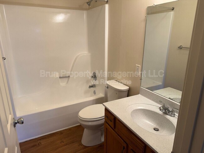 Building Photo - 5036 Willoway Dr