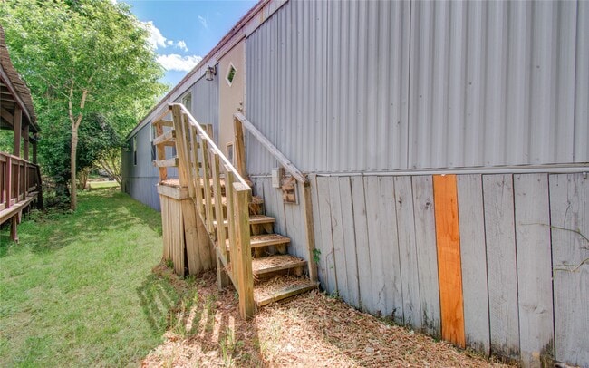 Building Photo - 13704 Lookout Ct