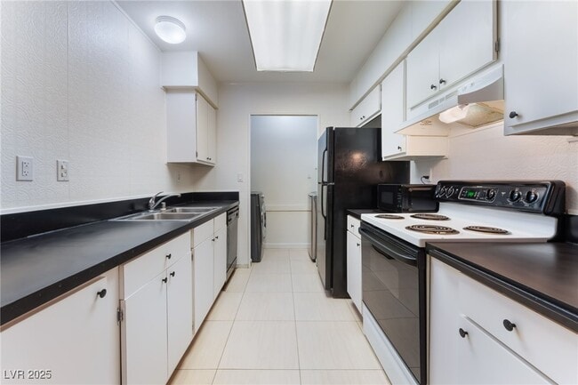 Building Photo - 3529 Folage Dr