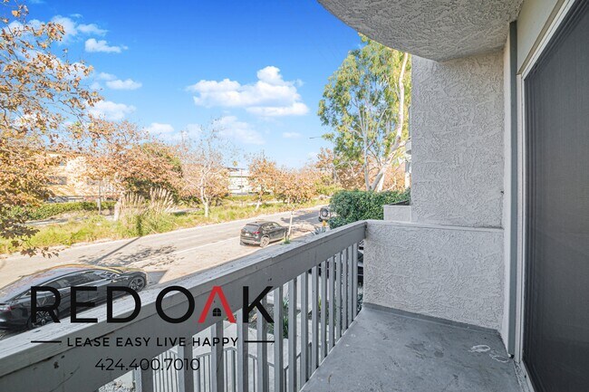 Building Photo - 426 S Venice Blvd