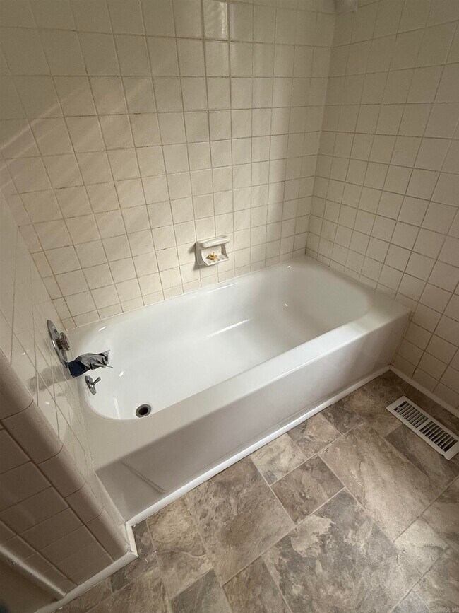 Building Photo - 3117 N Cypress St