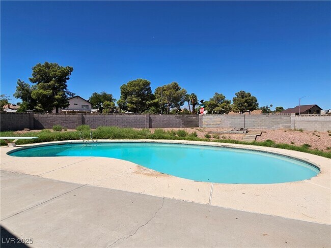 Building Photo - 4525 Troy St