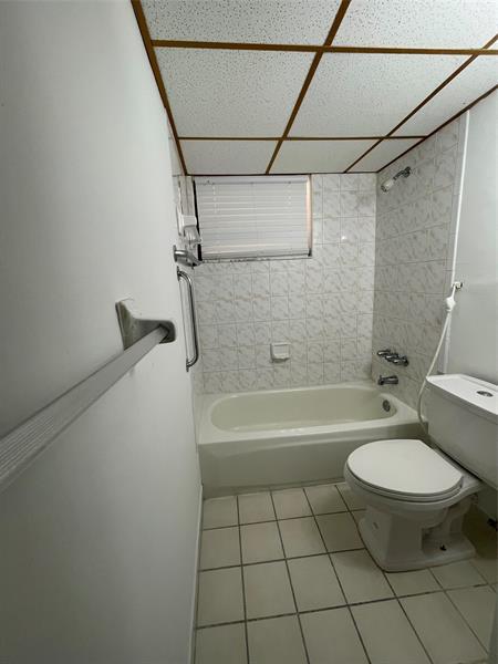 Building Photo - 3522 NE 166th St