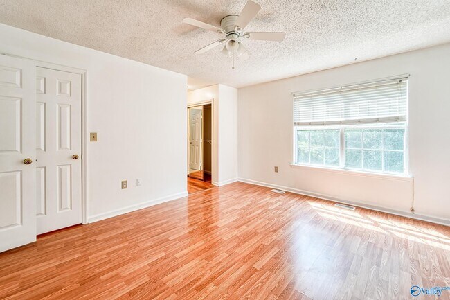 Building Photo - 212 Green Springs Ln