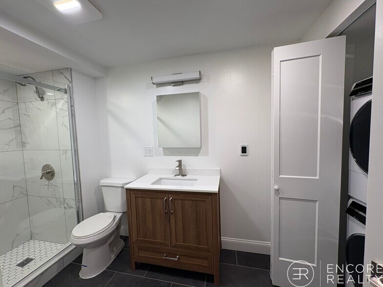 Building Photo - 51 Queensberry St