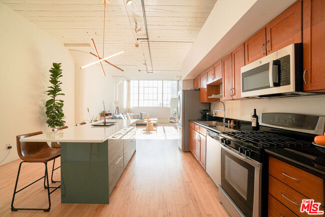 Building Photo - 420 San Pedro St