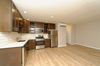 Building Photo - 37th Place