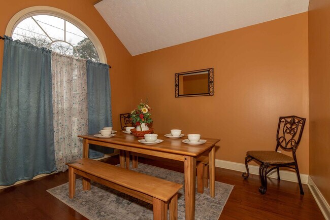 Building Photo - 4235 King Arthur Pl