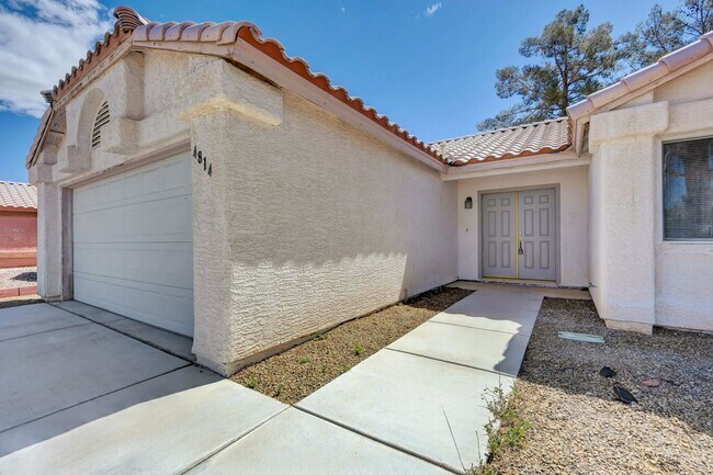 Building Photo - N Las Vegas Single Family Home - New Paint and LVP Flooring