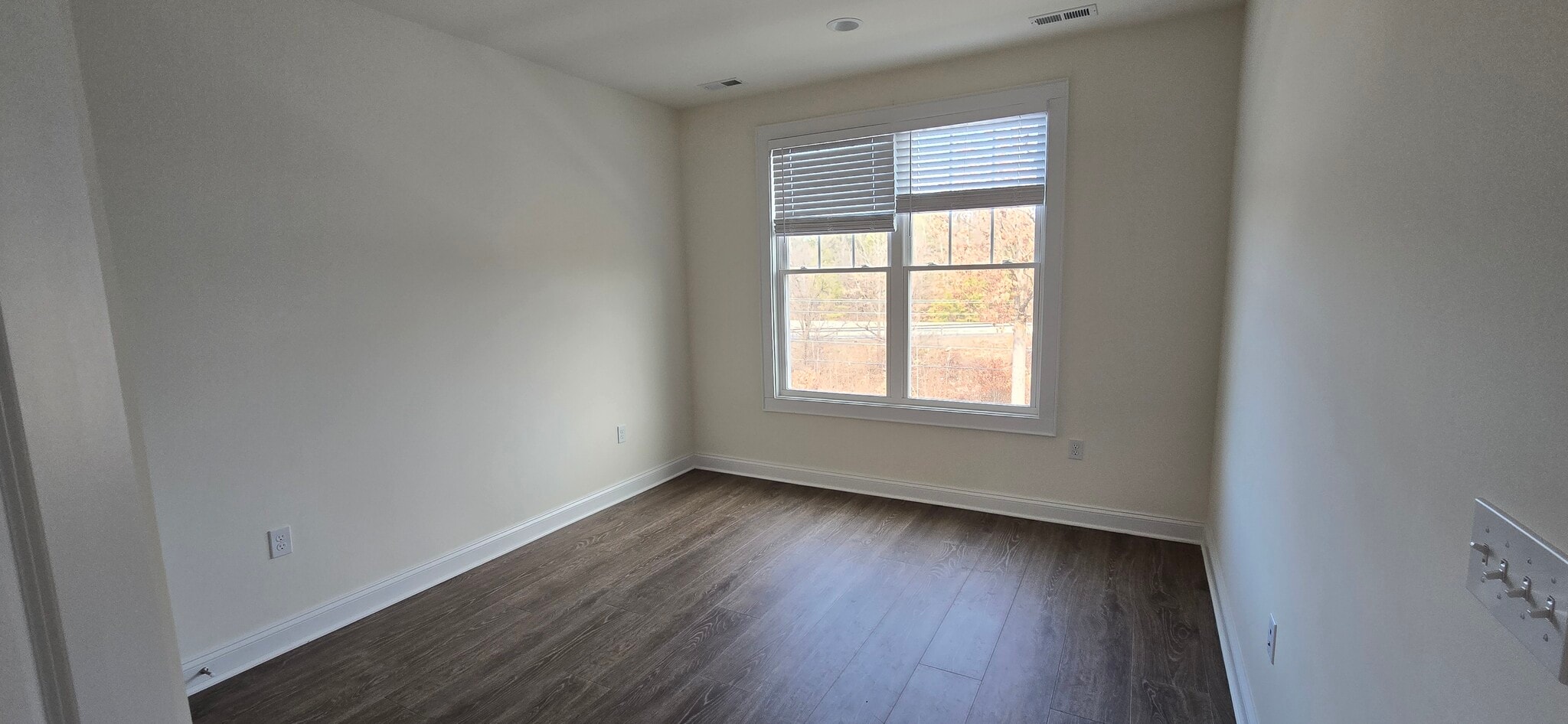 Building Photo - 1722 Old Brick Rd