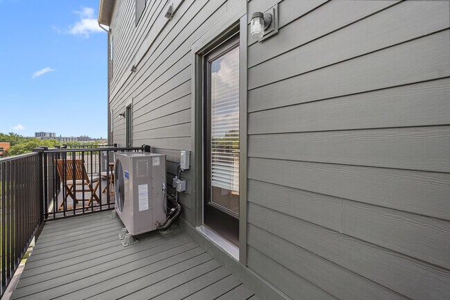 Building Photo - 2406 Ownby Ln