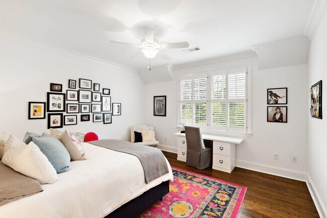 Building Photo - 1737 Barnesdale Way NE