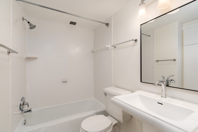 Building Photo - 2755 Ordway St NW