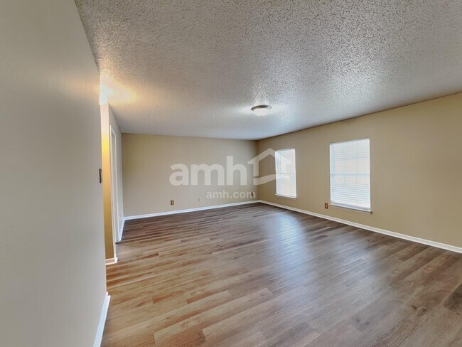 Building Photo - 10709 McClain Dr