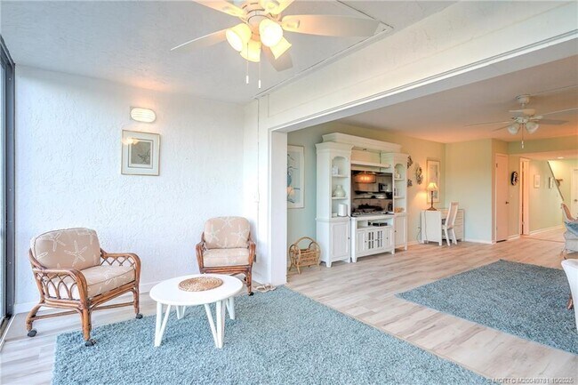 Building Photo - 5532 NE Gulfstream Way