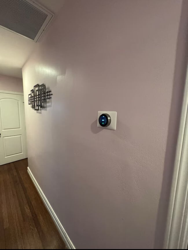 Building Photo - 6016 S Fairfax Ave