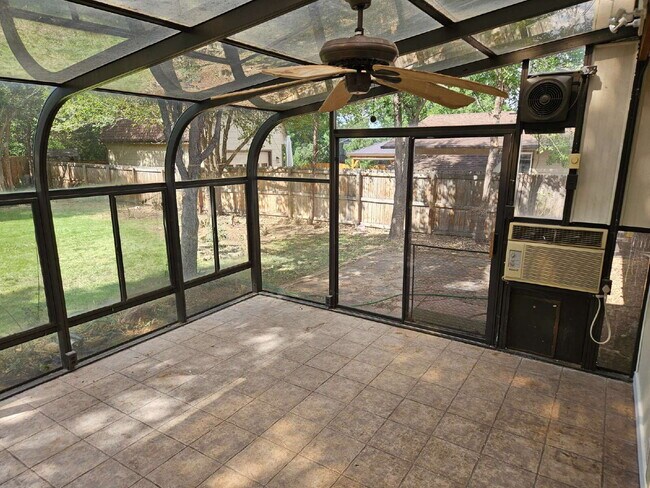 Building Photo - Charming 3-bedroom, 2-bathroom home