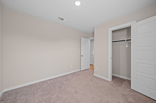 Building Photo - 8154 Royal Breeze Dr