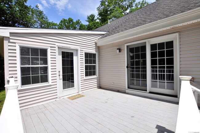 Building Photo - 64 Oak Ridge Dr