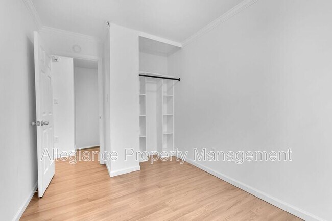 Building Photo - 90 Adams Dr NE