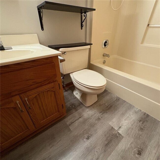 Building Photo - 1233 Shannon Way SW