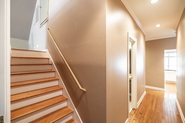 Building Photo - 150 Stonebrook Ln