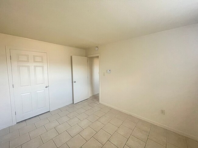 Building Photo - 173 Loudon Rd