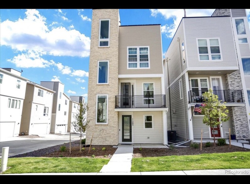 Primary Photo - 11205 W 53rd Ln