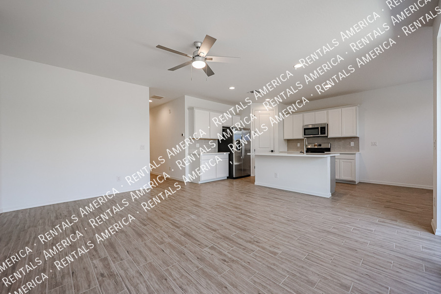 Building Photo - 4841 S Carver