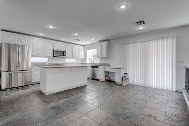 Building Photo - 9931 Rockside Ave