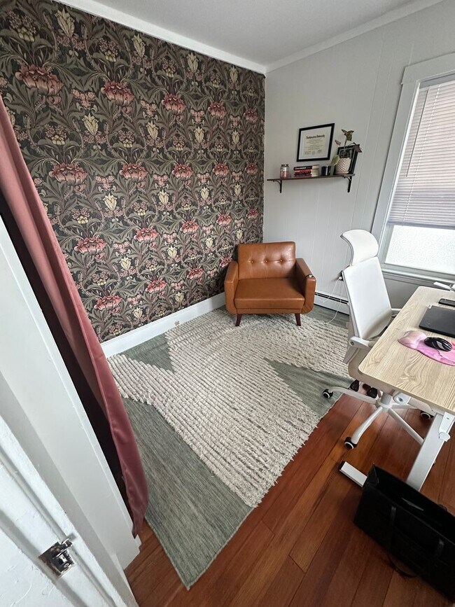 Building Photo - 23 Edwards St