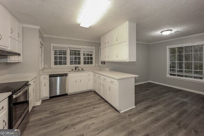 Building Photo - 100 Nandover Way