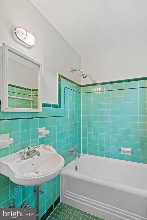 Building Photo - 5222 Duvall Dr