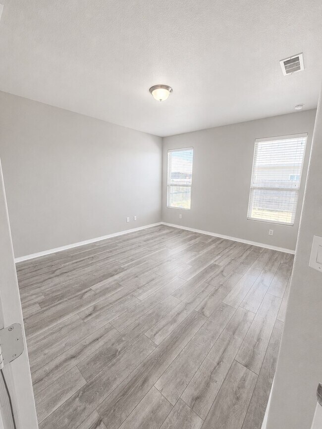 Building Photo - 7208 Brooks Ranch Rd
