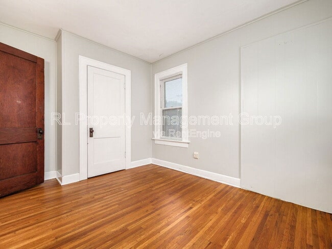 Building Photo - 219 Olentangy St
