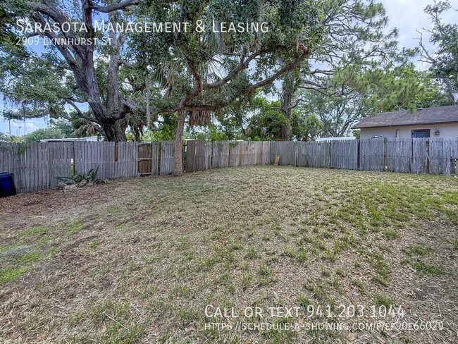 Building Photo - 2909 Lynnhurst St