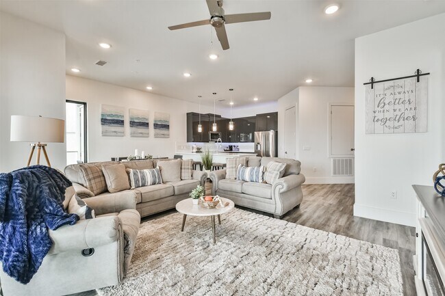 Building Photo - 15260 TX-105