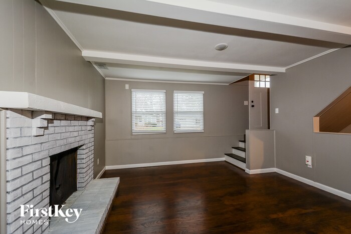 Building Photo - 22 Oak Forest Dr