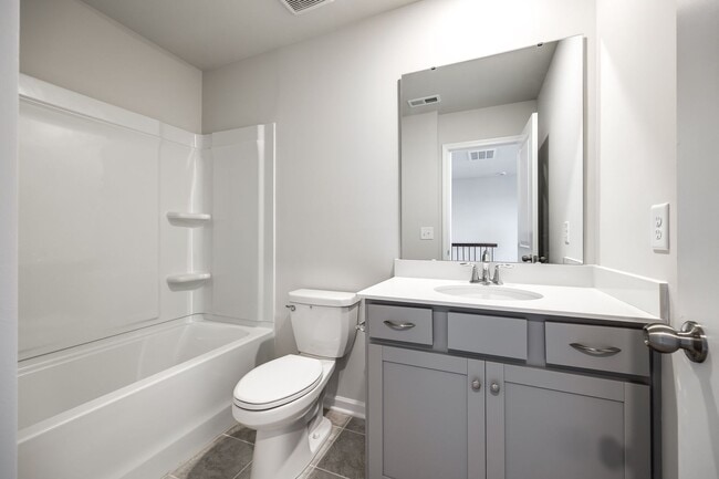 Building Photo - Beautiful 3-bedroom, 3.5 bath townhome in Elizabeth of fabulous Fort Mill!!