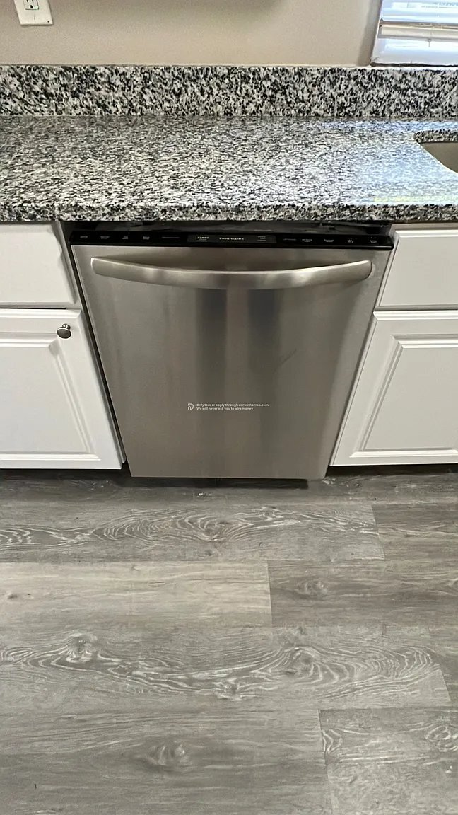 Building Photo - 910 Watt St