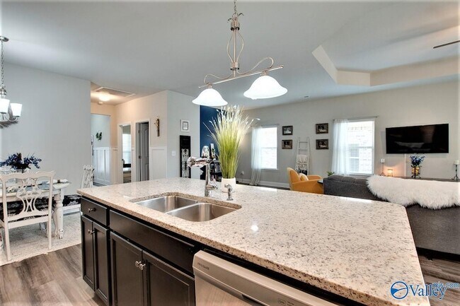 Building Photo - 155 Grey Fawn Trail