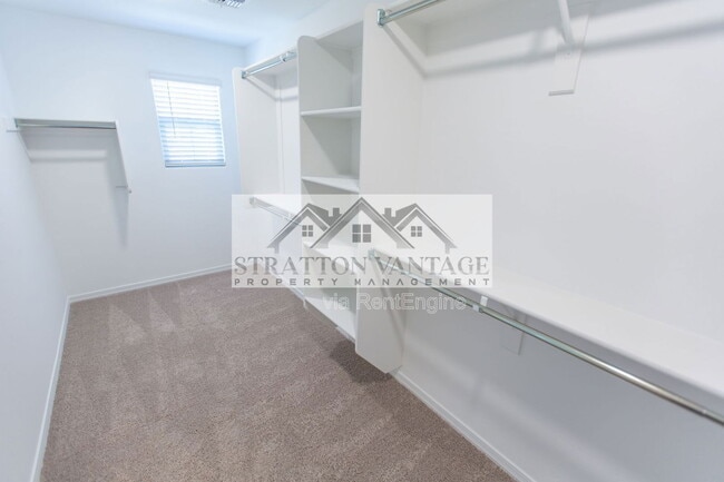 Building Photo - 14231 W El Cortez Pl