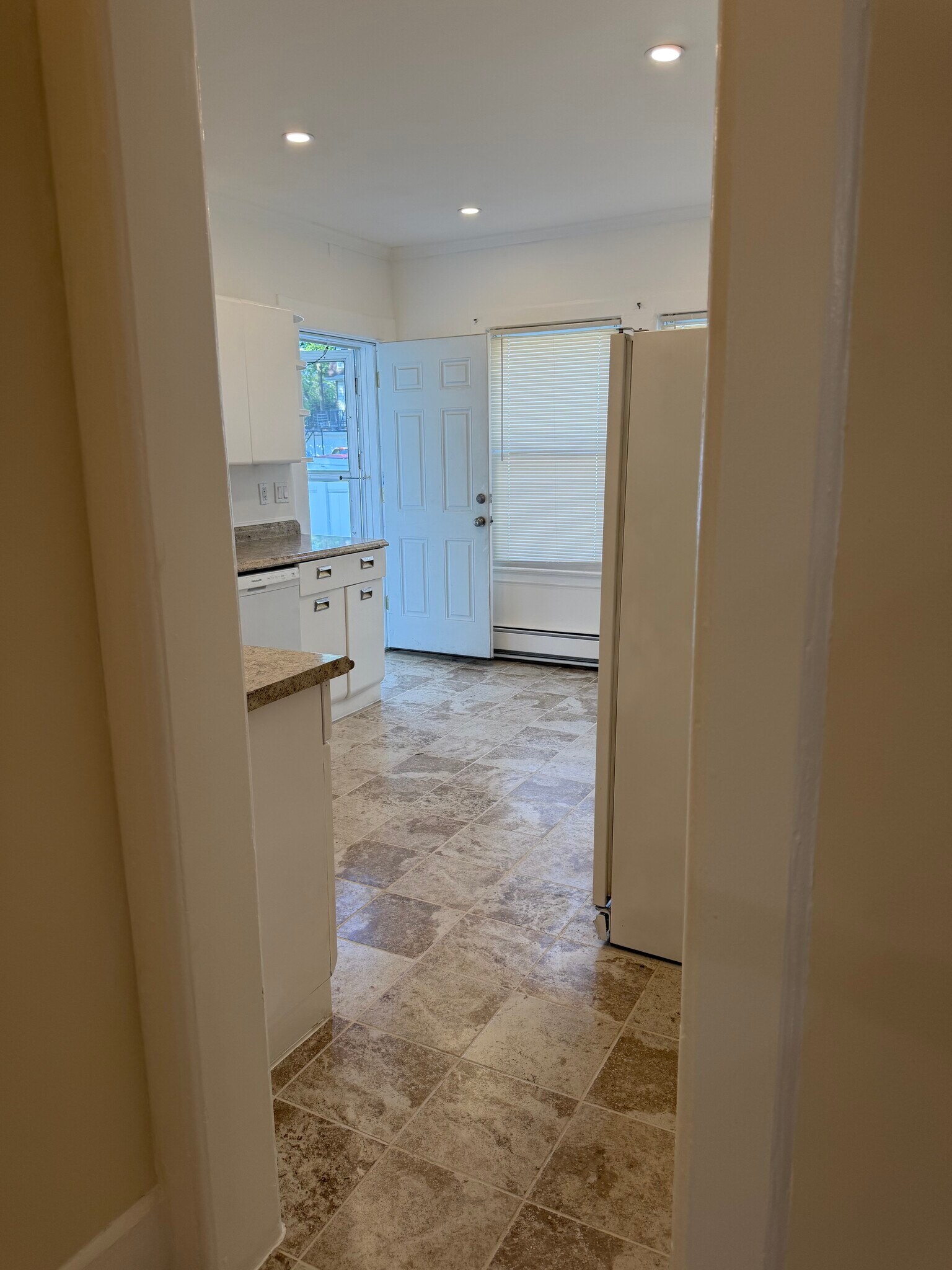 kitchen - 35 Gates Ave