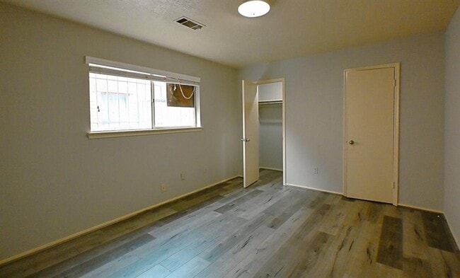 Building Photo - 10622 Hillcroft St