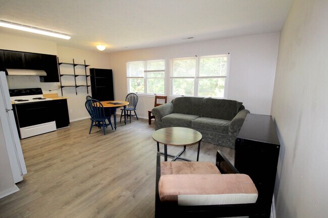 Building Photo - 1216 Mountain View Dr