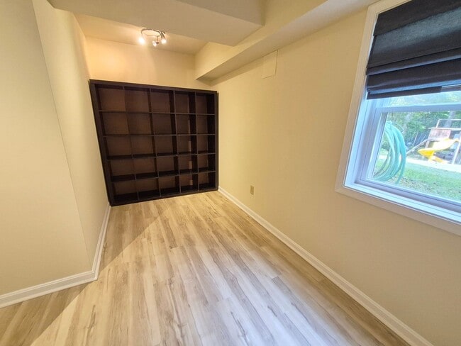 Building Photo - 125 Ivywood Dr