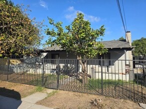 Building Photo - Sycamore Rd